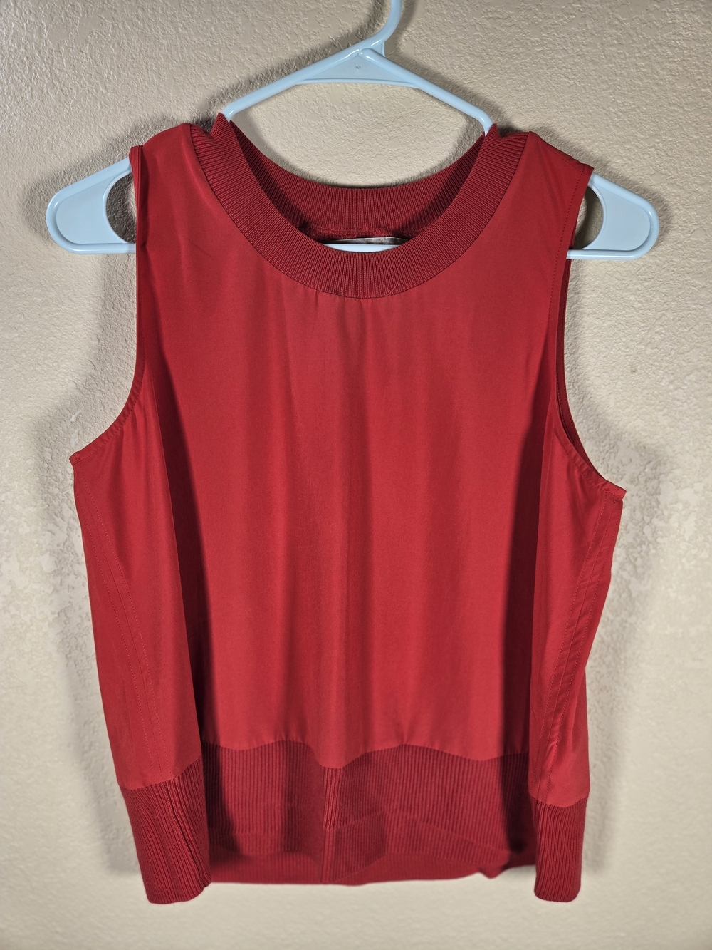 Athleta Red Sleeveless Cropped Rib-Trim Lightweight Tank